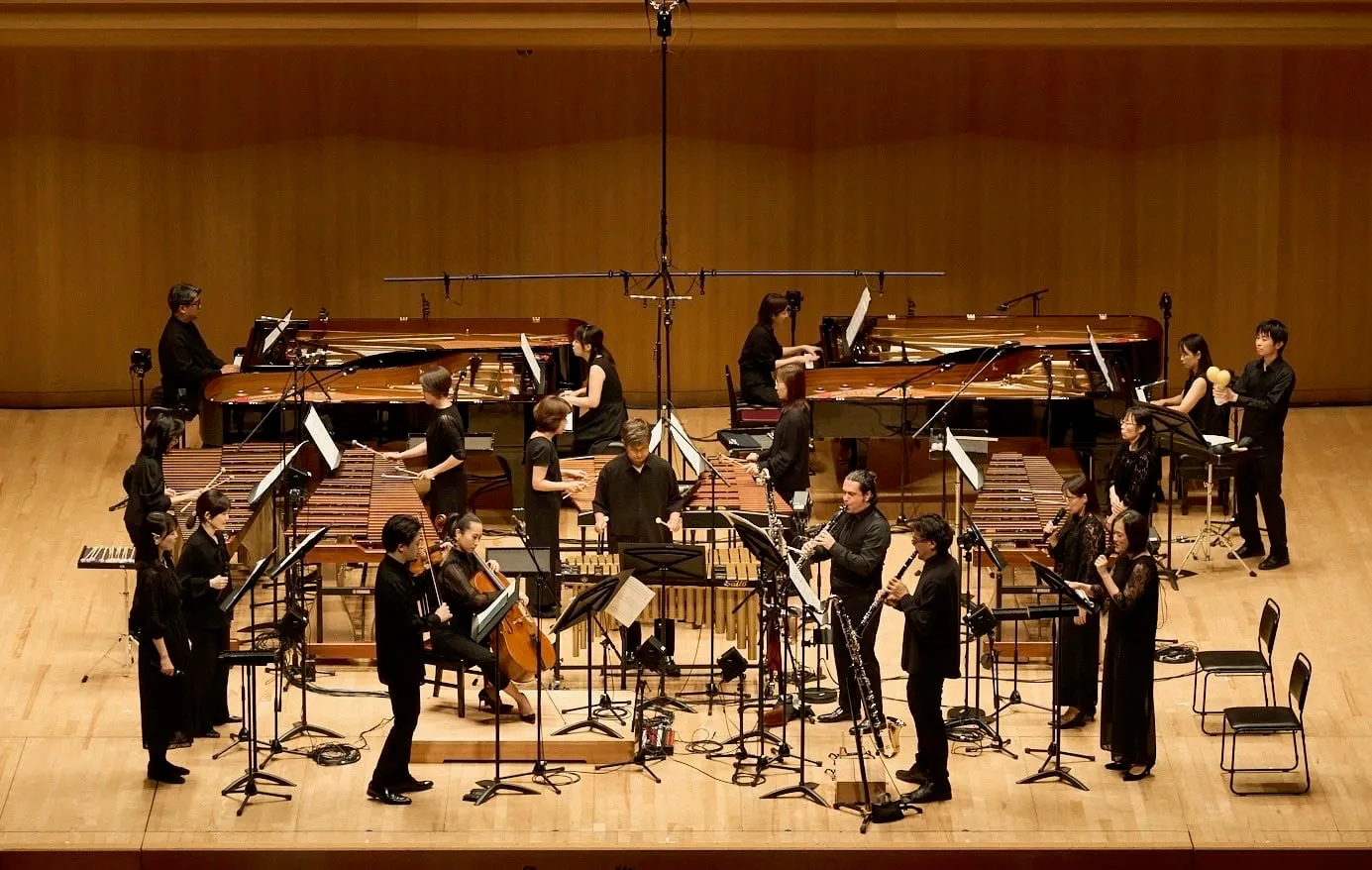 18人の音楽家のための音楽　楽器配置